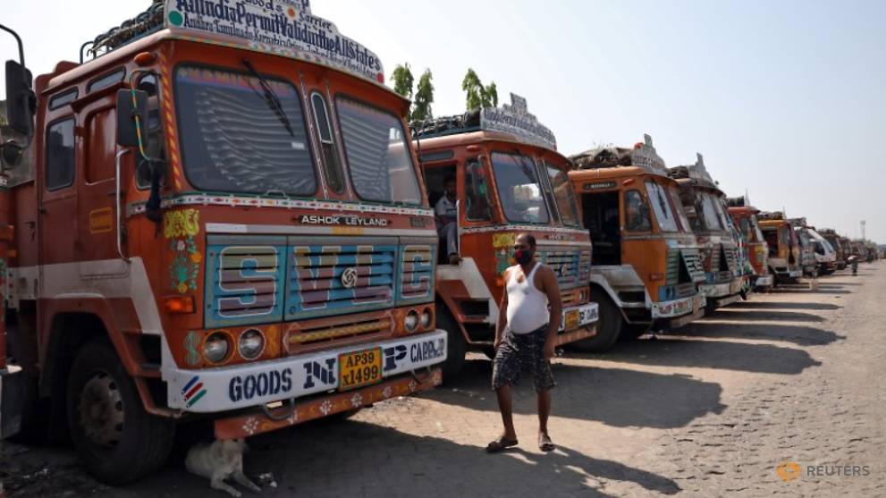 Indian farmers, consumers suffer as lockdown disrupts supply chain