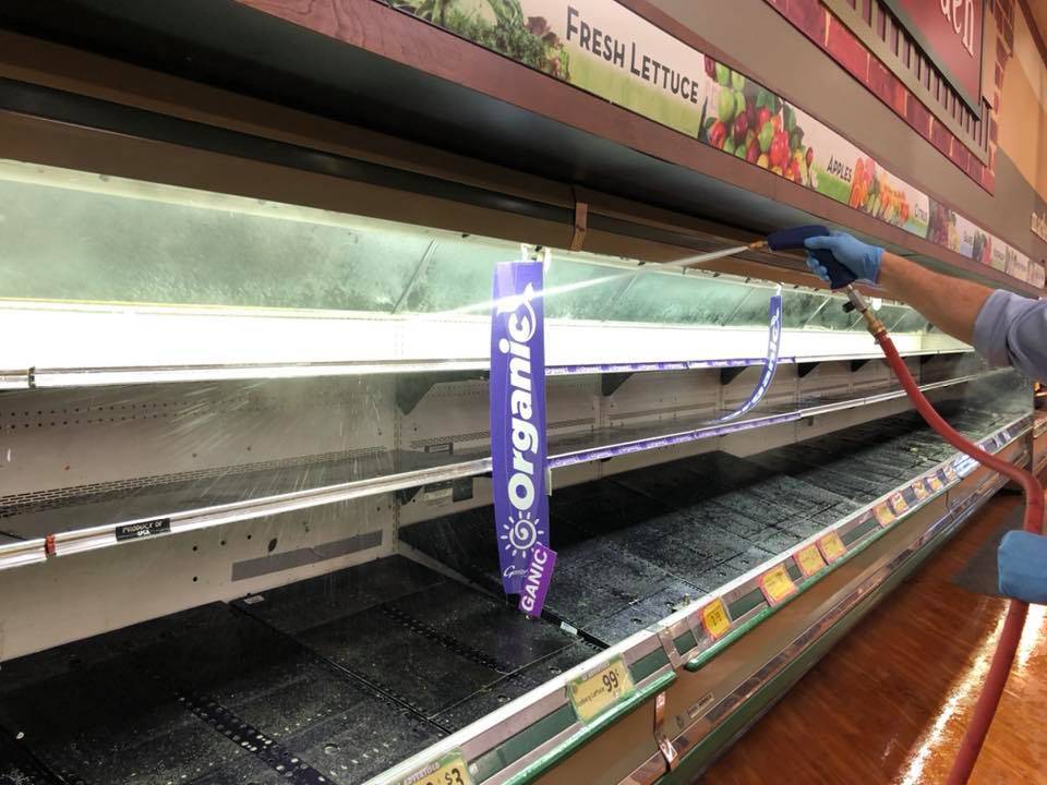 美国妇女在超市“狂咳嗽”还宣称自己确诊新冠肺炎！超市被迫丢弃货品损失15万！