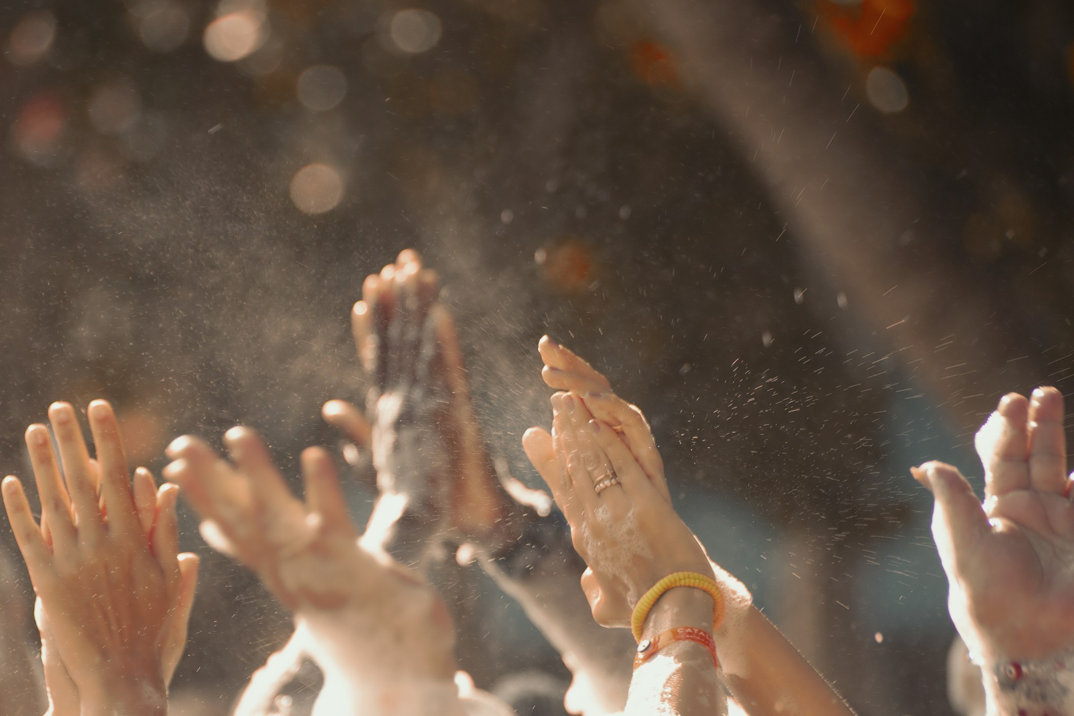 Coronavirus UK: What is the NHS clap and why are people clapping at 8pm tonight?