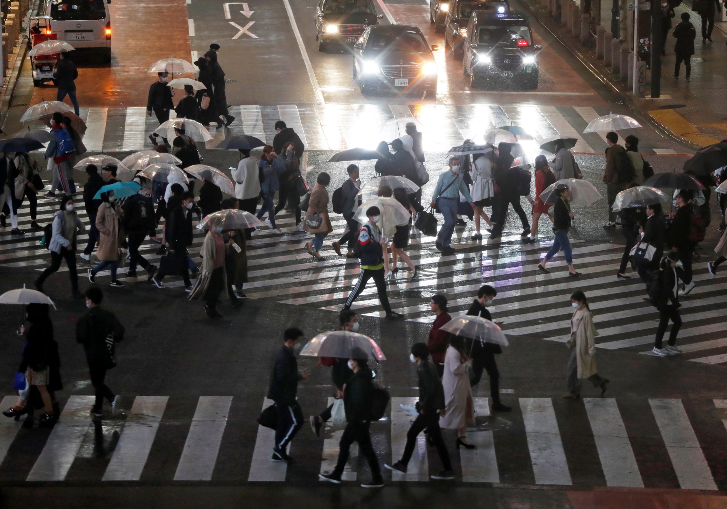 Coronavirus cases spike in Tokyo as Japan moves closer to national emergency