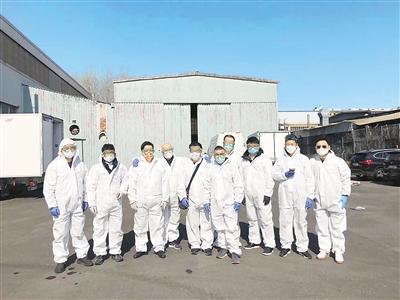 全力协助中国专家组! 意大利侨胞争着上前"搭把手"