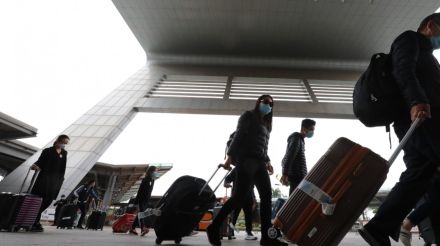 Coronavirus: Hong Kong jails men who flouted Covid-19 quarantine rules