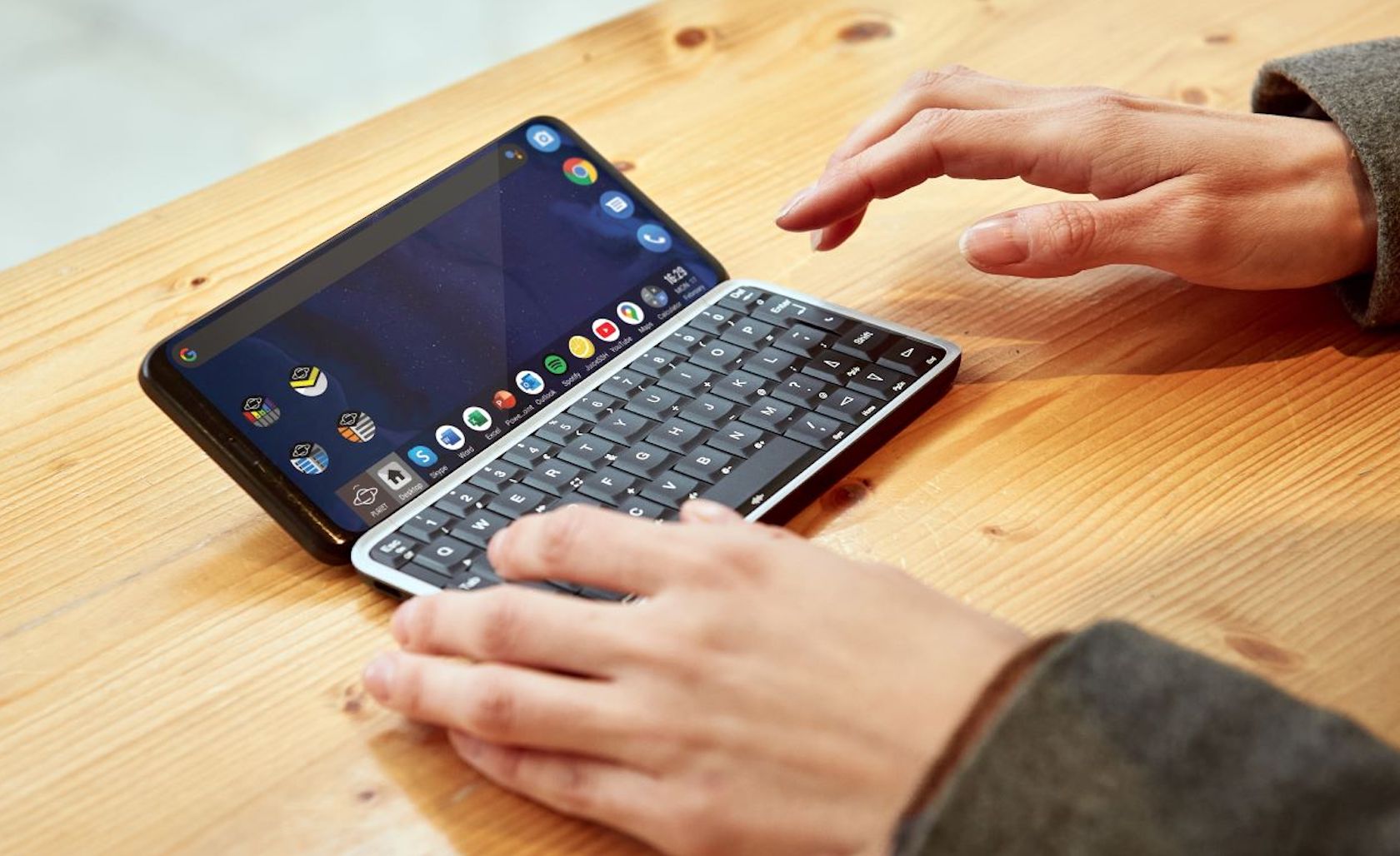 Astro Slide 5G is an Android mini-laptop phone for keyboard addicts