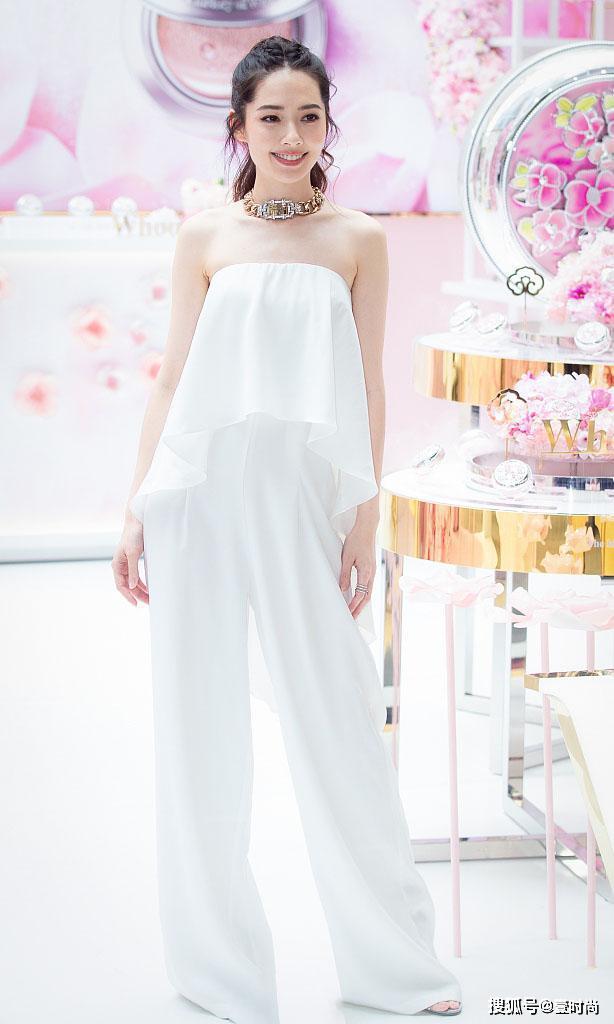 郭碧婷越来越有豪门范儿，甜美气质，美得清新脱俗