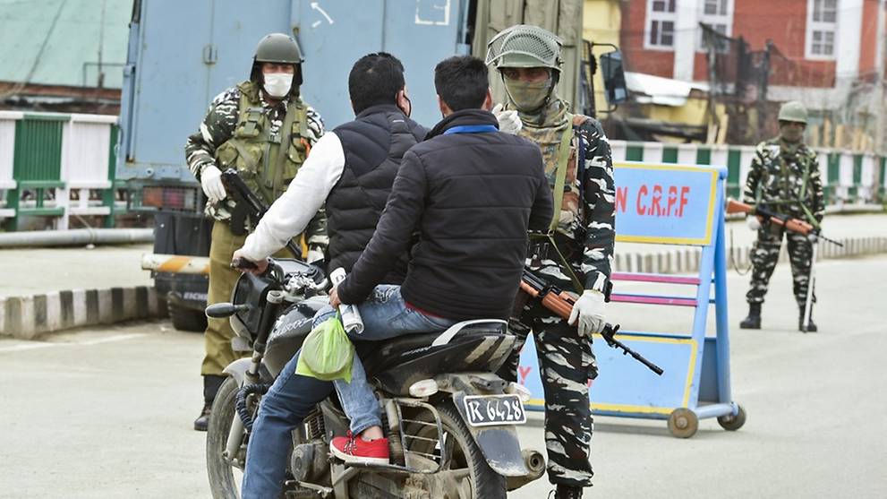 India's internet curbs in Kashmir hamper COVID-19 fight