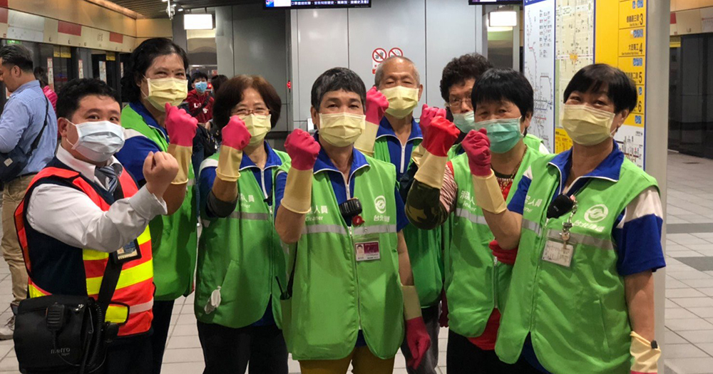 Taiwan to make wearing masks on public transport compulsory