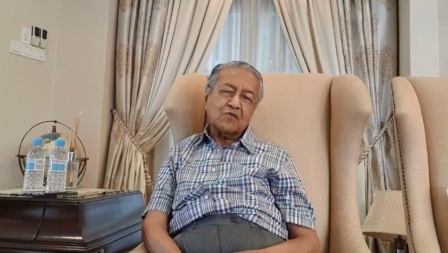 Tun M's first solo live session