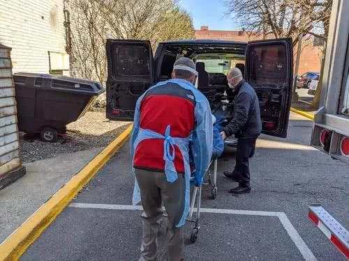 纽约州放松空气质量监管 让火葬场全力焚烧新冠肺炎死者尸体