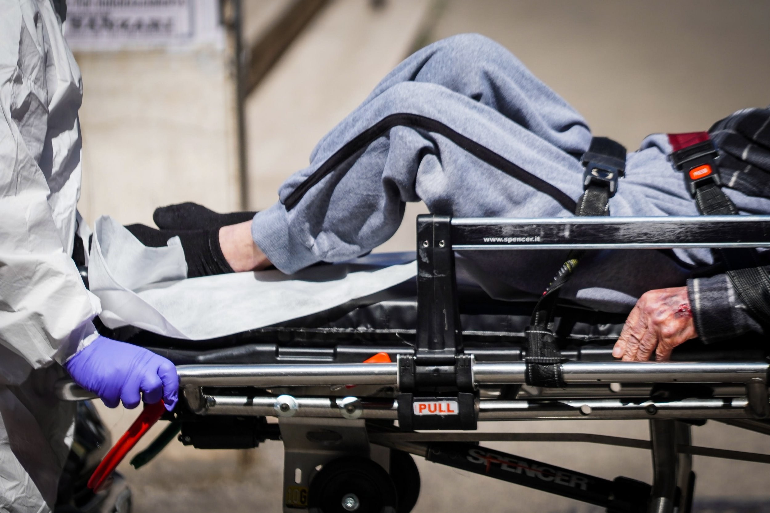 Hope in Italy as number of coronavirus deaths plateaus for fourth day