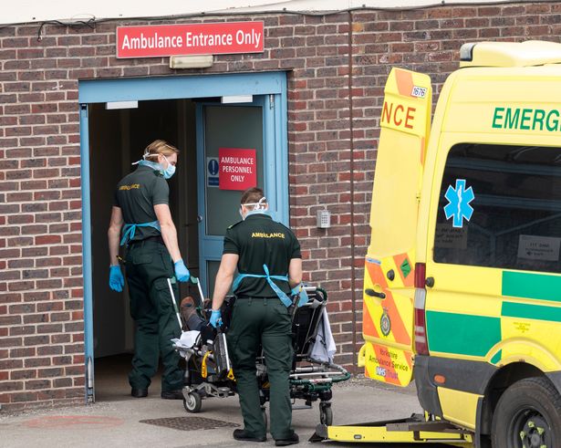 Coronavirus: UK death toll rises by 621 to 4,934 as 47,806 people test positive