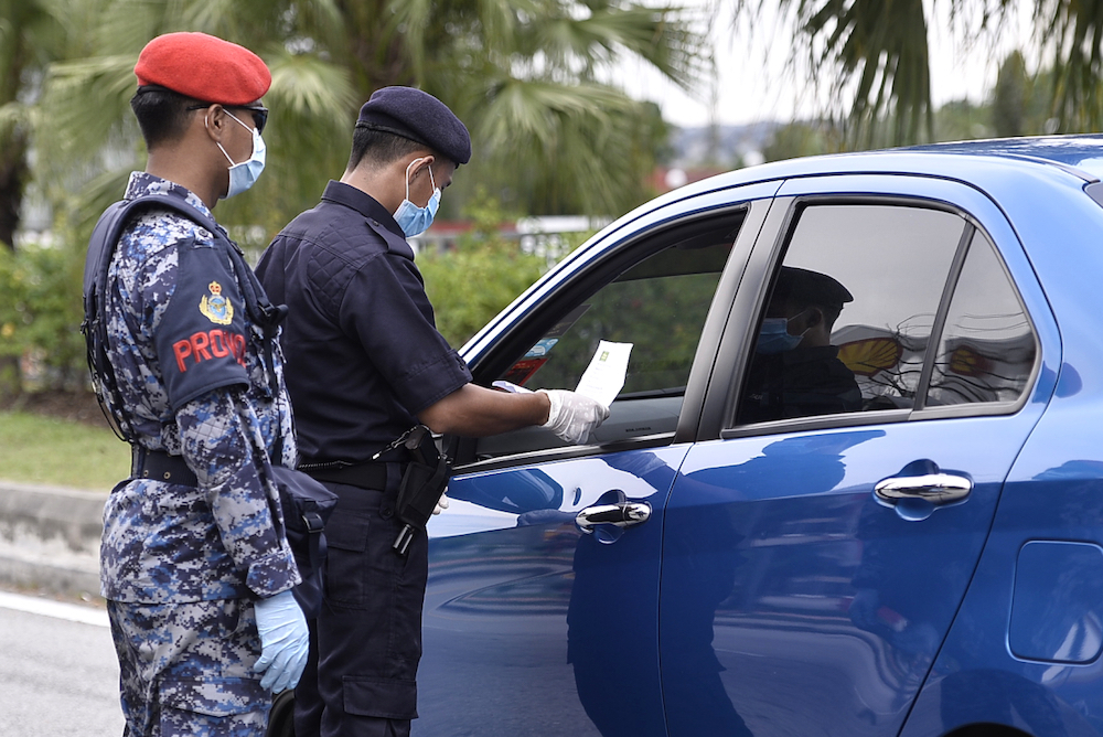 IGP warns action against those found taking photos, videos of cops manning roadblocks