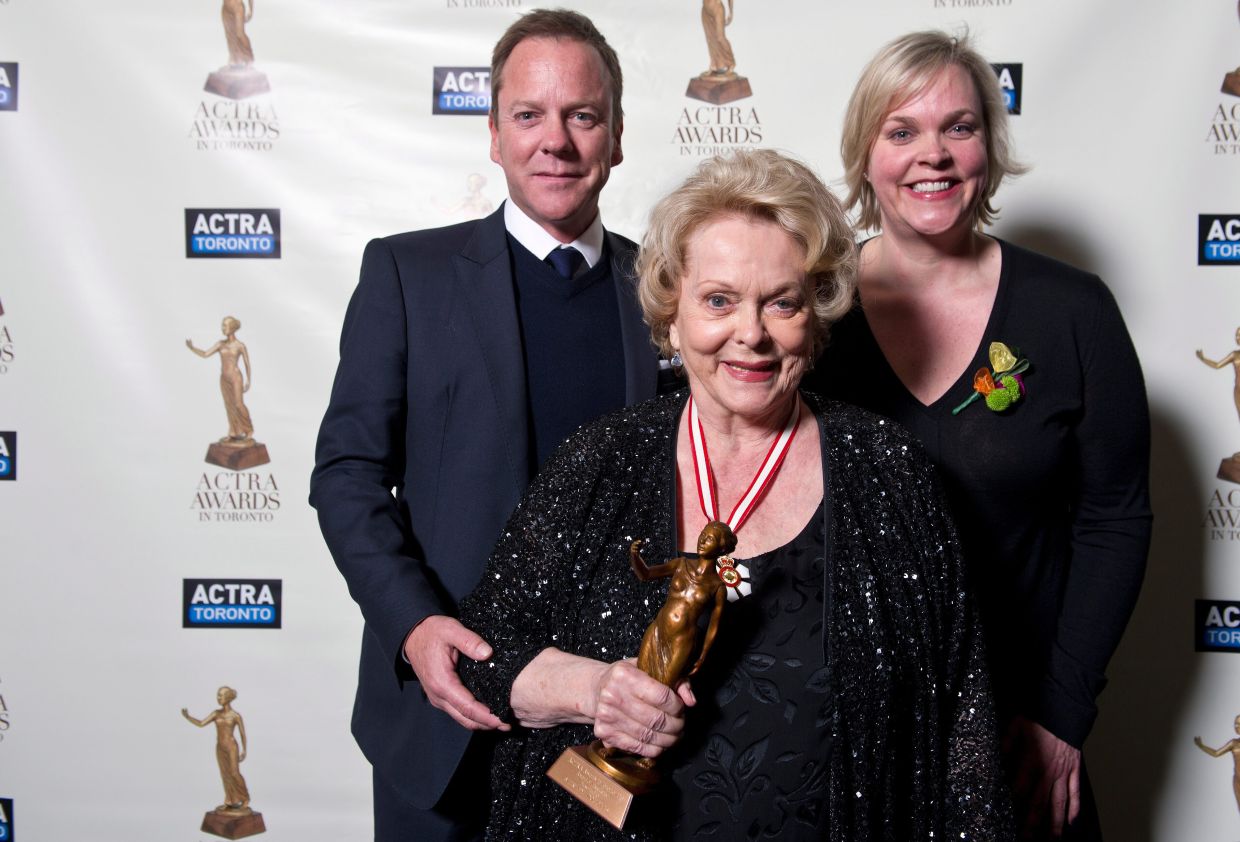 Actress Shirley Douglas, mother of Kiefer Sutherland, dead at 86