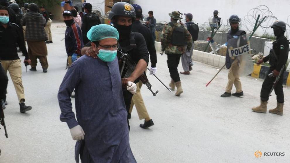 Pakistan police clash with doctors protesting lack of virus protection gear