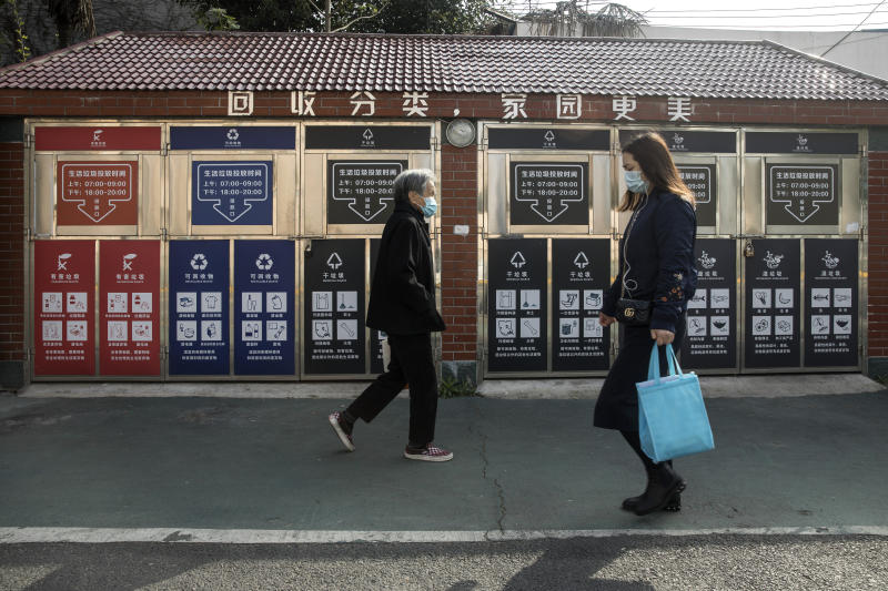 China reports increase in new coronavirus cases, one death