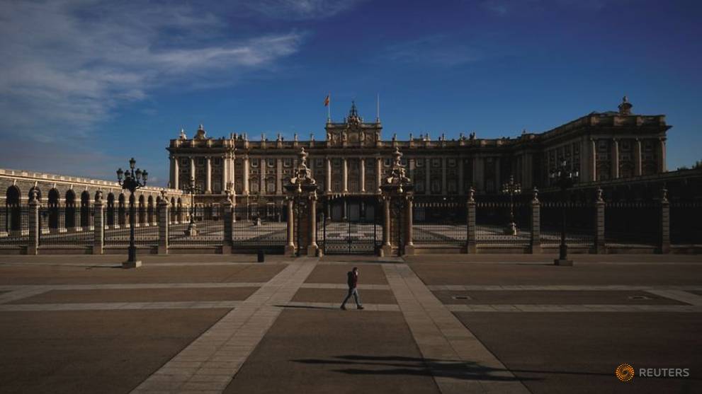 Spain to widen coronavirus tests as hopes rise for easing lockdown