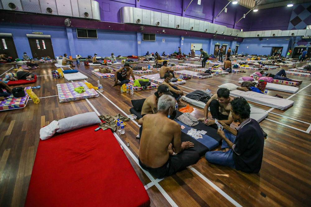 Cubicles installed at DBKL homeless shelter in social distancing boost (VIDEO)