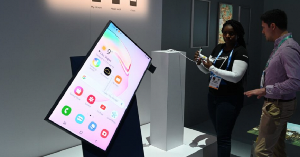 Sero TV is coming to Malaysia, and it rotates like a big phone (VIDEO)
