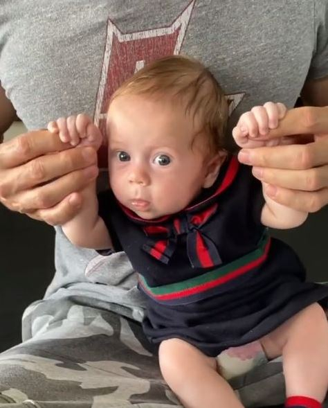 Enrique Iglesias' daddy-daughter dance with his two-month baby
