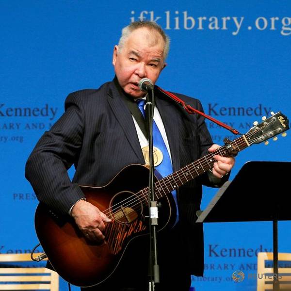 Country folk singer John Prine dies at 73 of COVID-19 complications