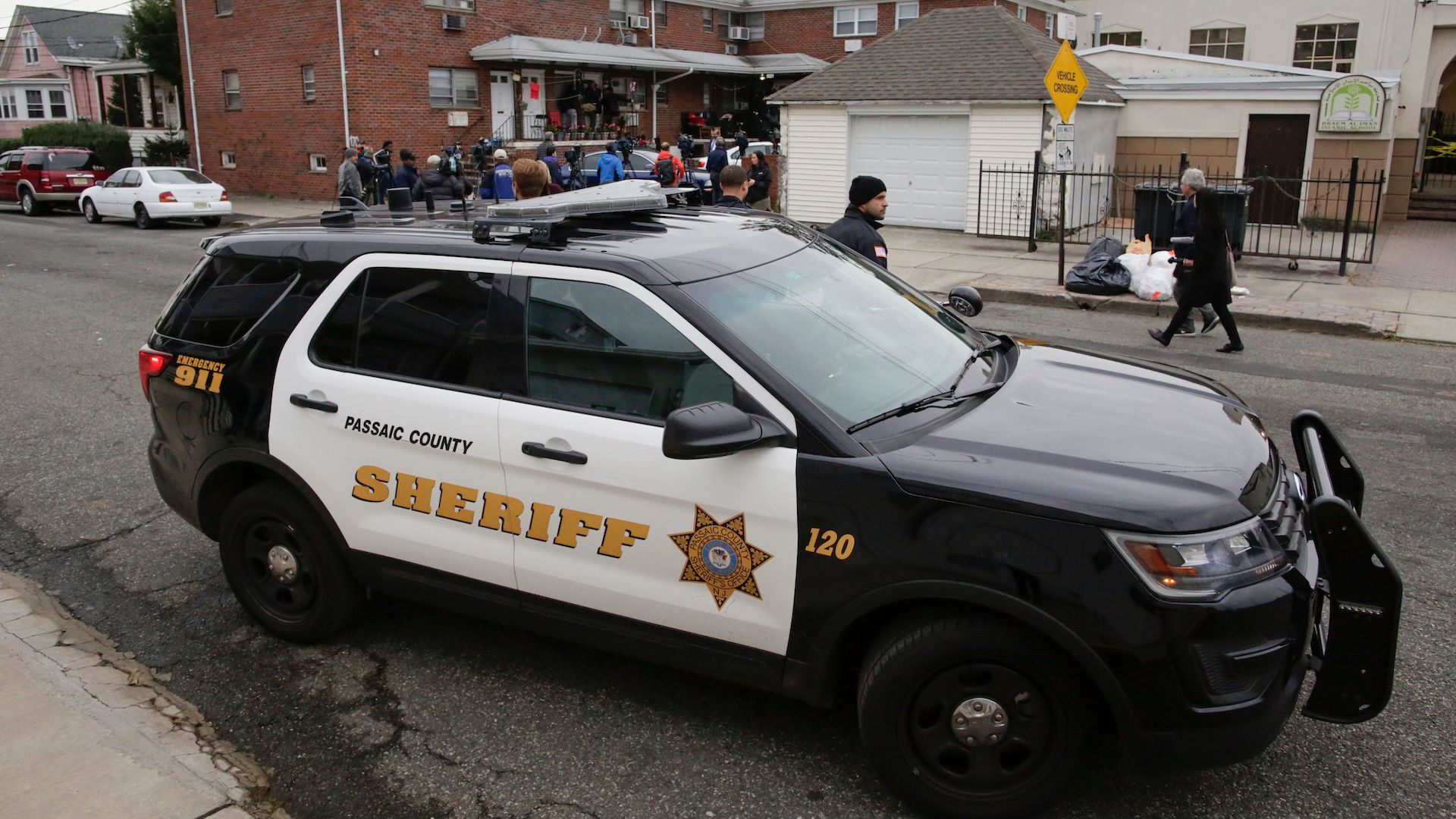 Father Handcuffed in Front of 6-Year-Old Daughter for Allegedly Violating Social Distancing Orders