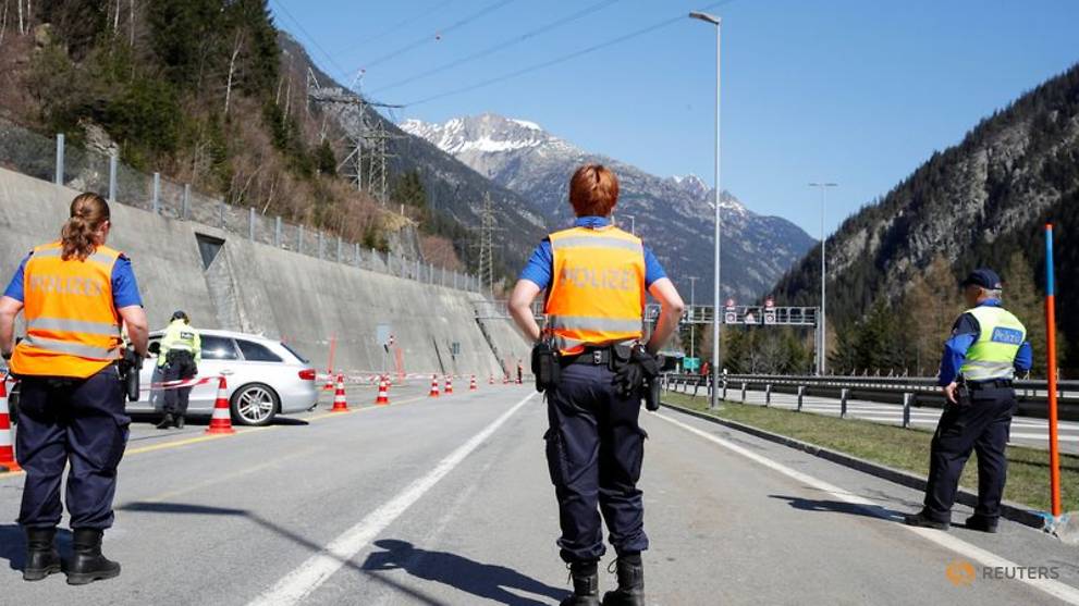 Drivers to Switzerland's scenic south stopped by police in COVID-19 crackdown