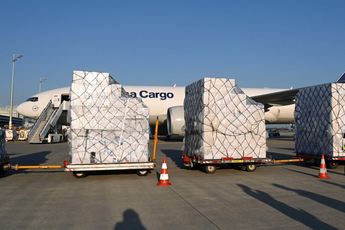 Coronavirus: Lufthansa resumes flights to China – to collect tonnes of masks and equipment for Germany