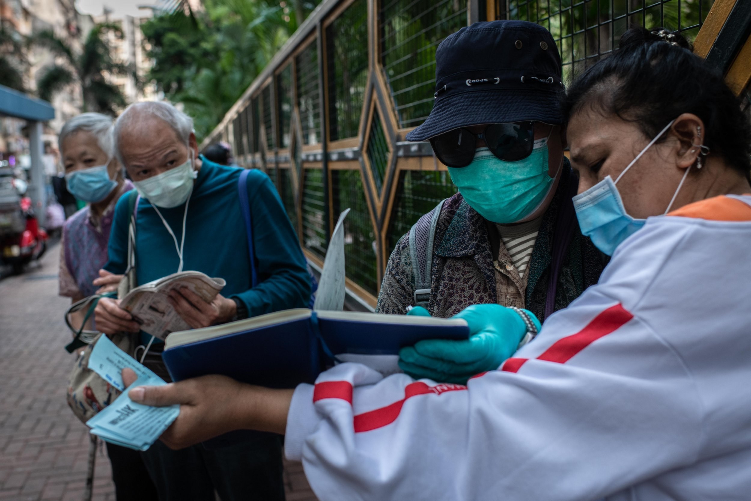 One in ten health workers catching coronavirus, WHO says