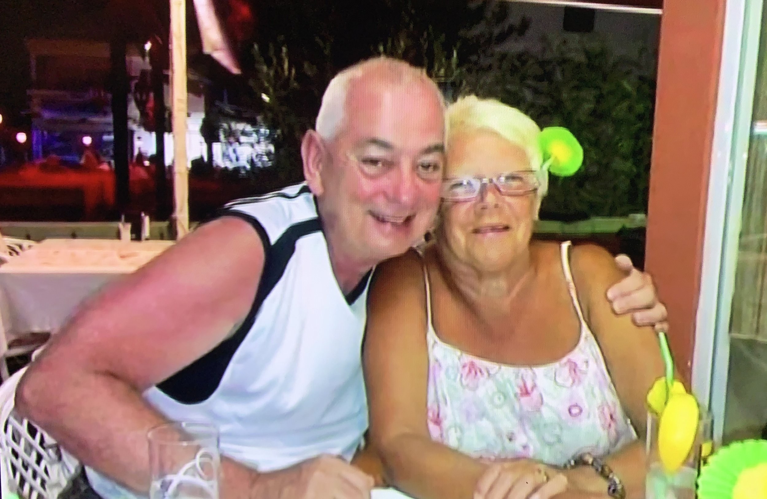 Nurse who died with coronavirus was ‘working with paper mask, gloves and pinny’