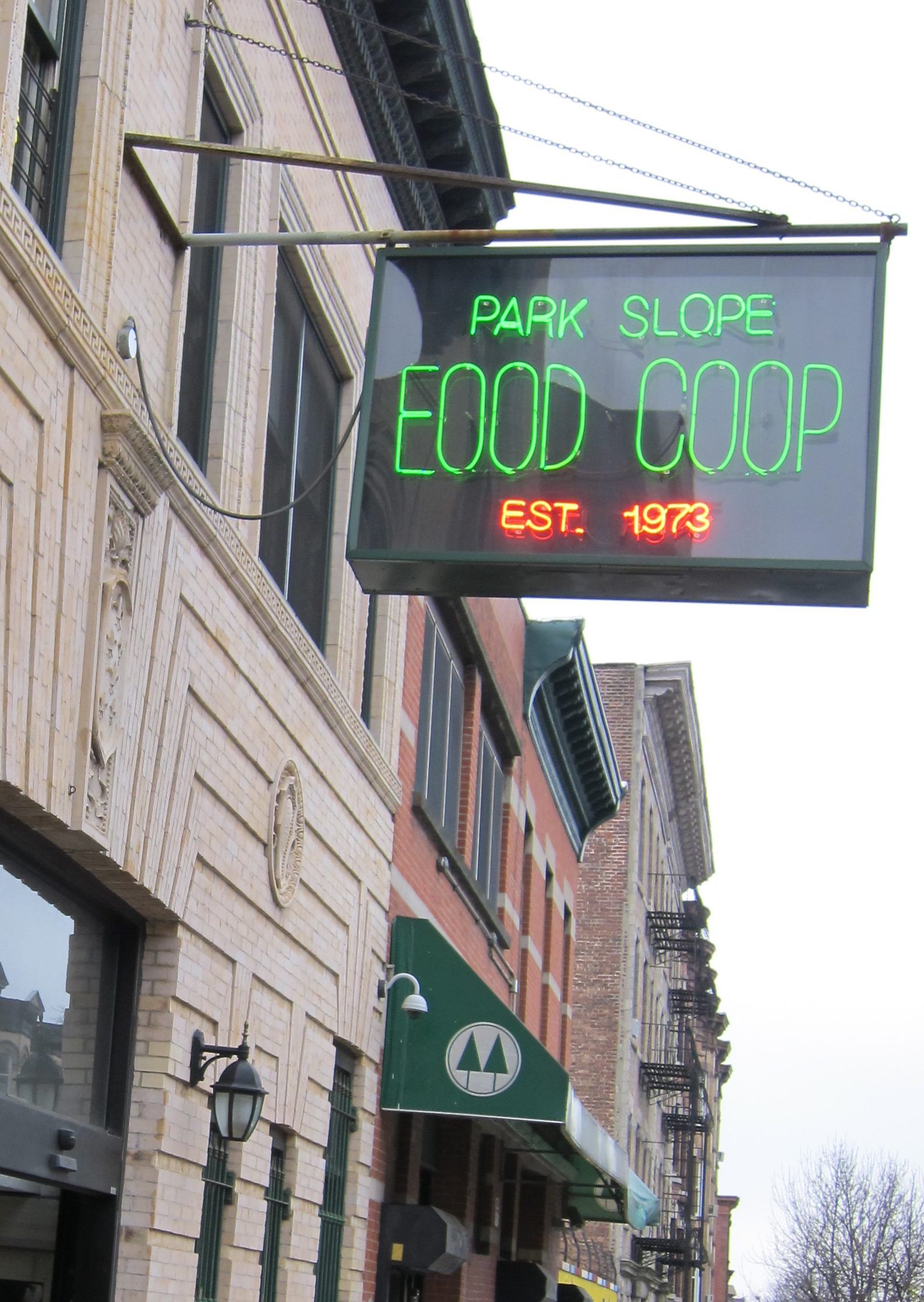 Brooklyn’s legendary food co-op shows how community organizations can thrive in a pandemic