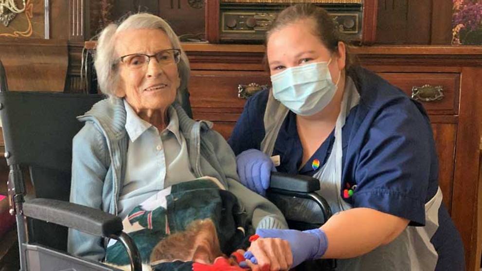 106-year-old British woman beats COVID-19