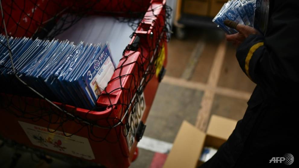 You've got mail: 'Abenomask' distribution starts in Japan