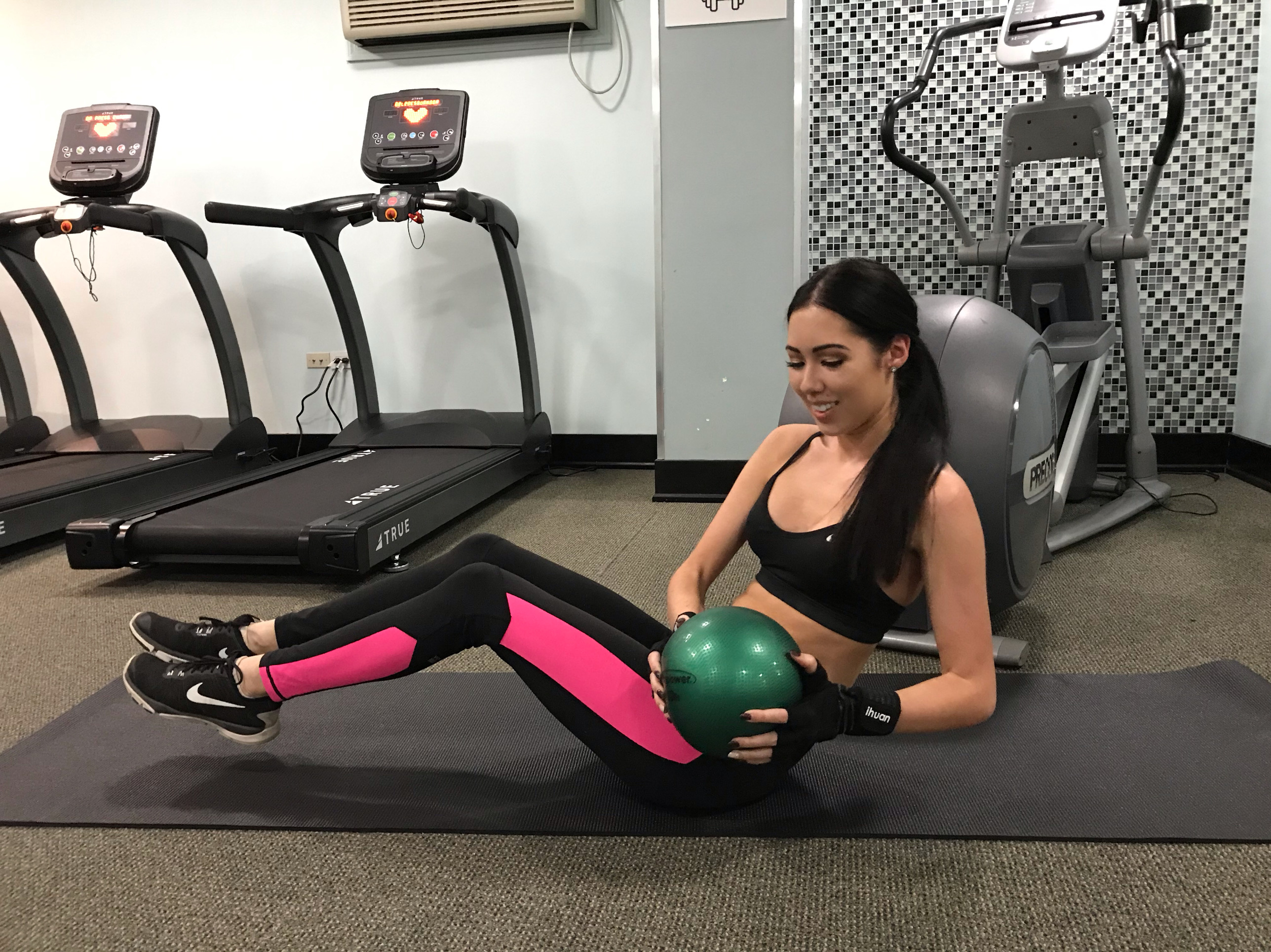 I tried working out like Jennifer Garner for a week, and it made my abs look great but I almost didn’t make it
