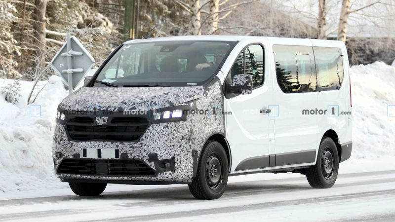 Renault Trafic spied getting ready for yet another facelift