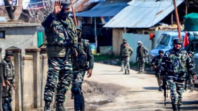 印度军警遭武装分子袭击 已致3名准军事部队士兵丧生
