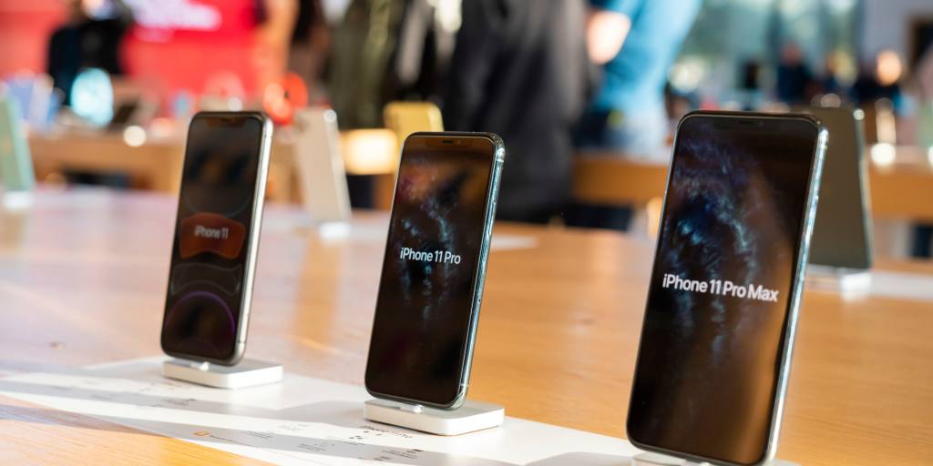 Apple aims to increase iPhone output by 4% through March