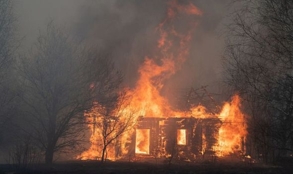 Chernobyl fires: Merkel scrambles £200k worth of aid for Ukraine