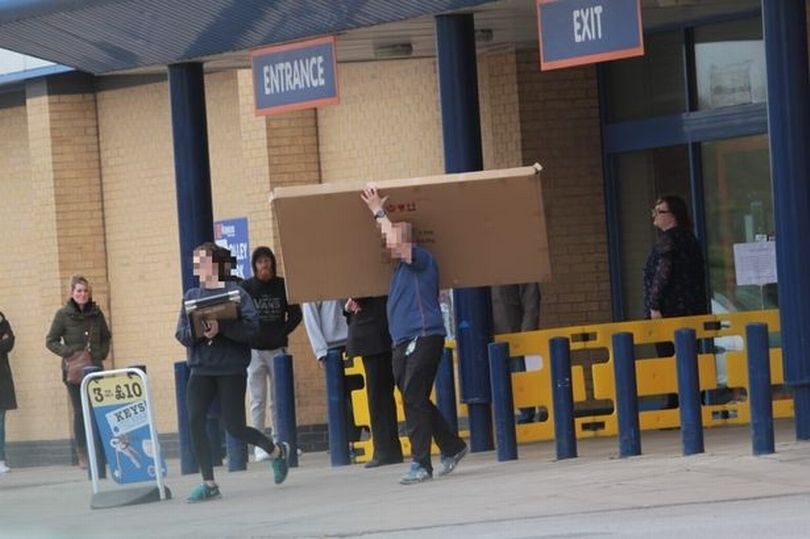 Mum 'thrown out' of The Range for breaking lockdown shopping rule