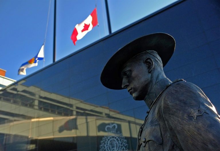 Witness led police to gunman in Canada mass shooting