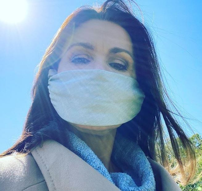 Susanna Reid asks why we aren’t all wearing masks as she reveals she has made her own