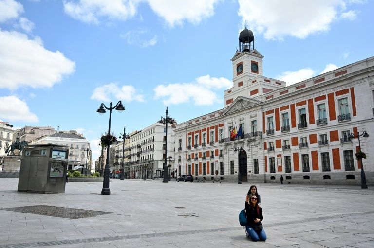 Locked-down spaniards embrace home workouts