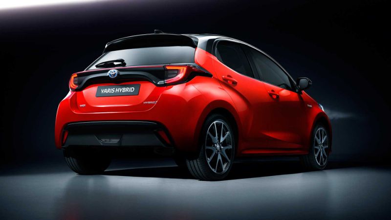 Toyota Yaris vs Yaris Cross: What changes between car and crossover?