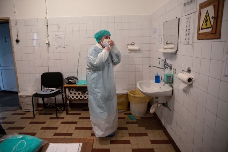 Serbia to ease lockdown this weekend despite health warnings