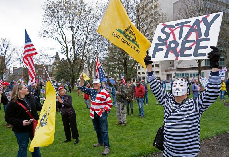 Hundreds protest in michigan as governor seeks to extend emergency powers