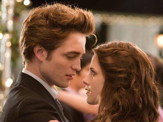 Twilight Author Stephenie Meyer Has Fans in a Frenzy Over Mystery Countdown Clock