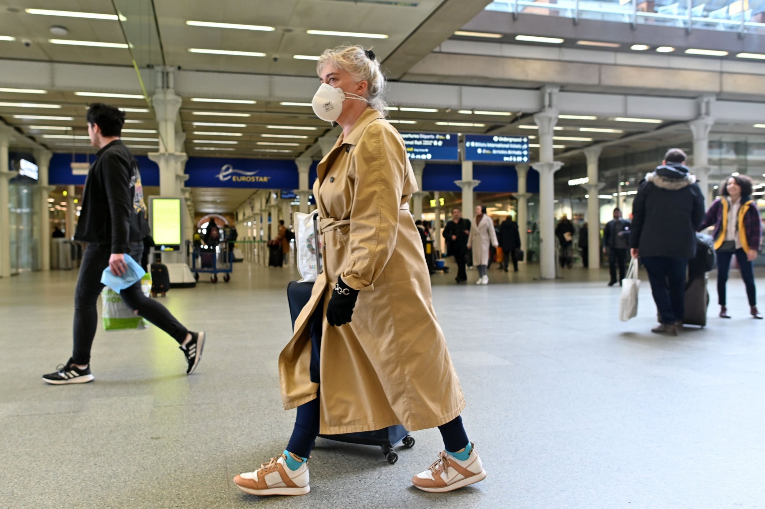 Eurostar says all passengers must wear face masks from next week