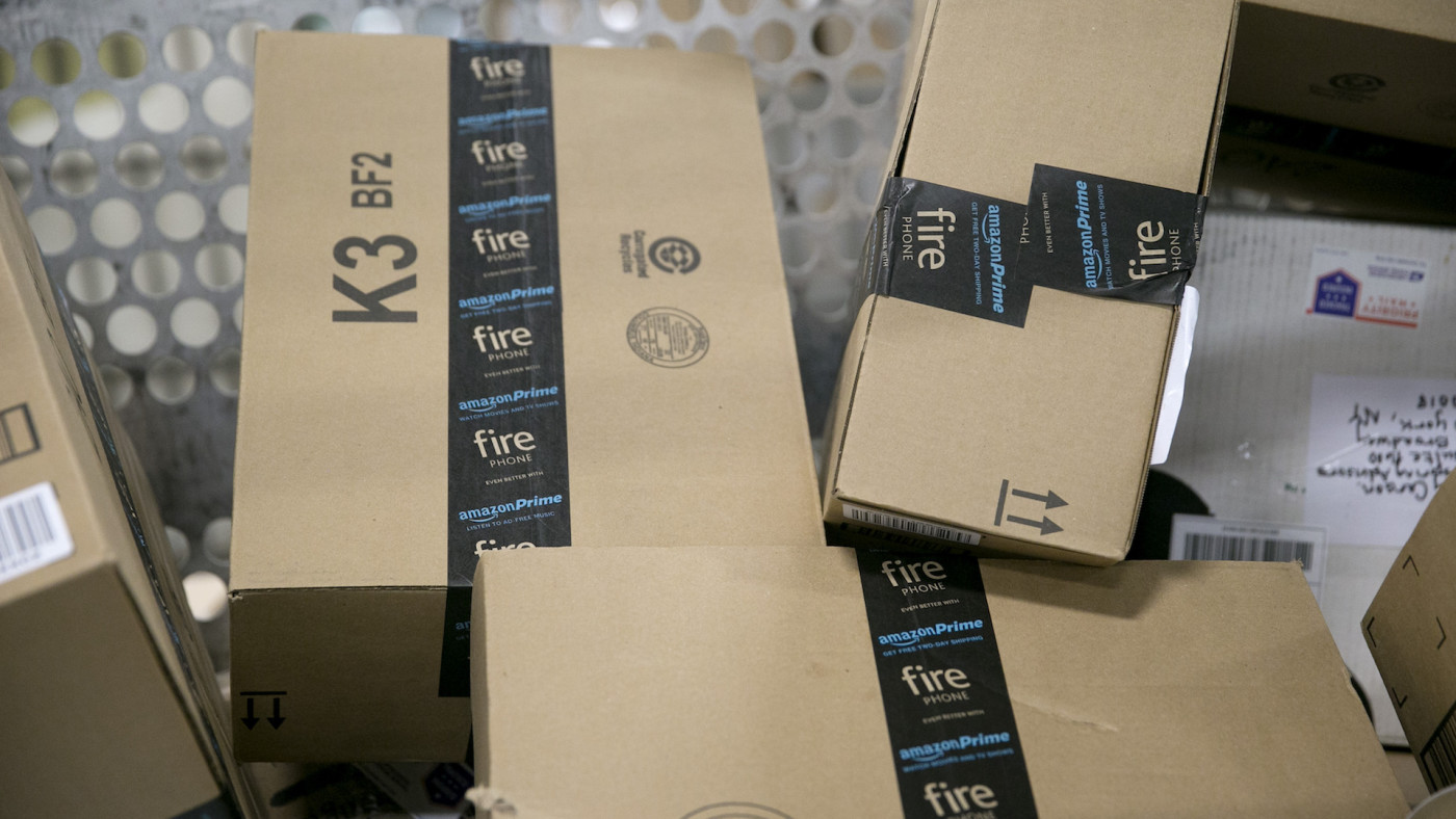 Washington Police Believe Fake Nurses are Stealing Packages from People's Porches