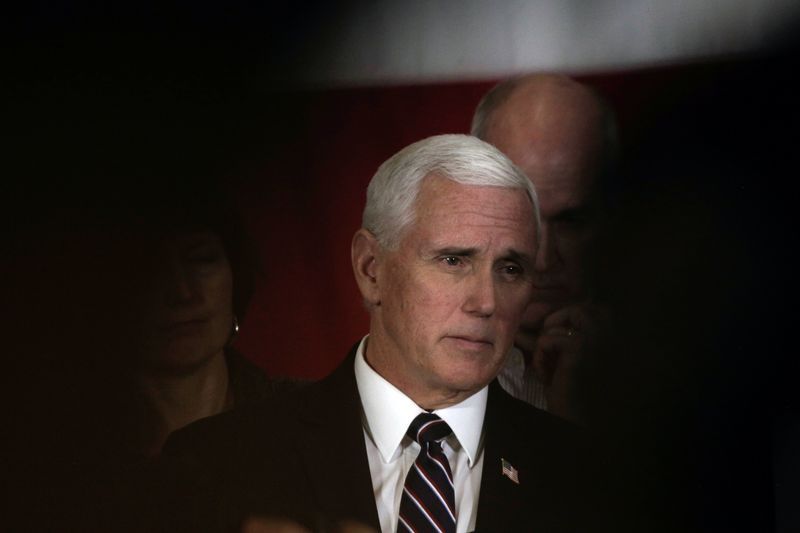 Pence says he should have worn face mask at mayo clinic