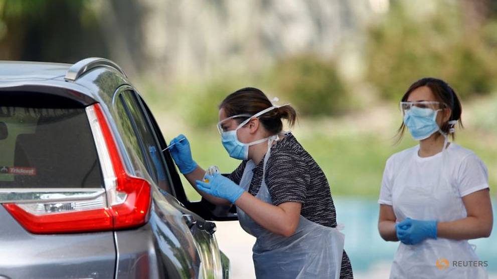 Ramping up COVID-19 testing earlier would have helped the UK, top advisers say
