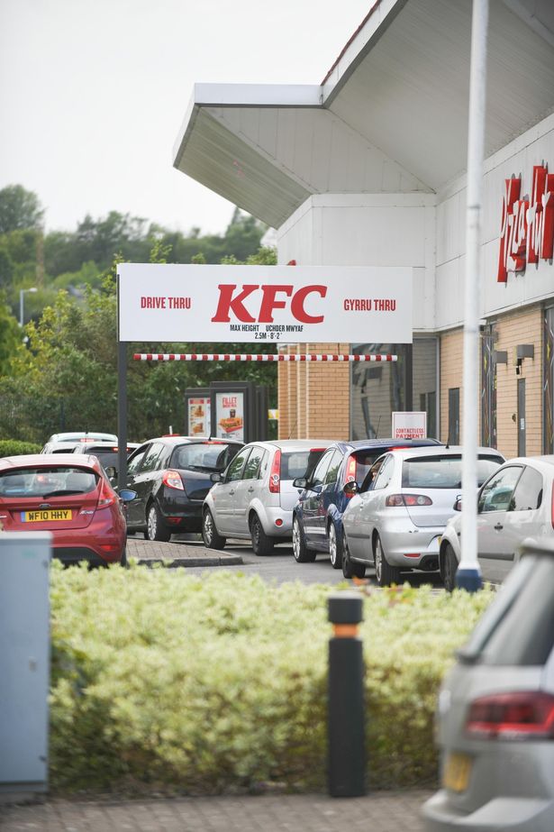 KFC drive-thrus re-open causing 'absolute bedlam' with queues of '100 plus cars'