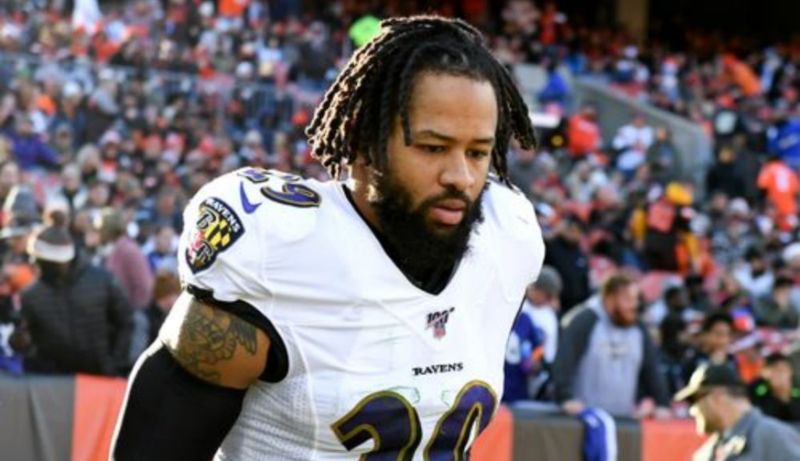 Ravens safety earl thomas held at gunpoint by wife after He's caught cheating: reports